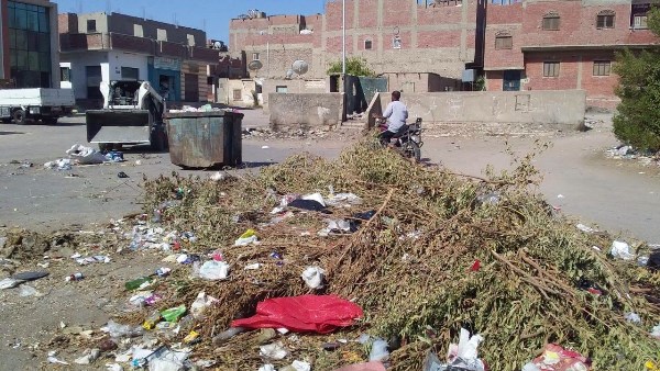 استمرار حملات النظافة ورفع المخلفات بعدد من المناطق في سفاجا