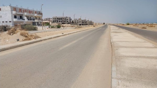 استمرار حملات النظافة بمرسى علم لرفع المخلفات وتحسين المظهر الحضاري