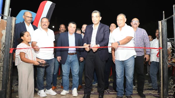 محافظ البحر الأحمر يهنئ الطلاب بالعام الدراسي الجديد ويفتتح معرض “أهلاً مدارس” بتخفيضات تصل إلى 30%