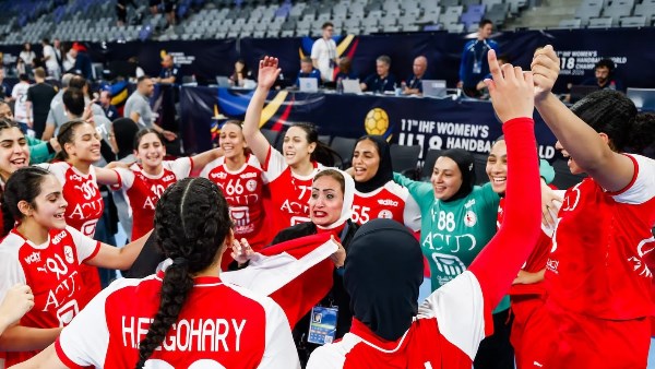 بعد فوز الدنمارك على فرنسا.. شابات مصر يتأهلن إلي ربع نهائي مونديال اليد