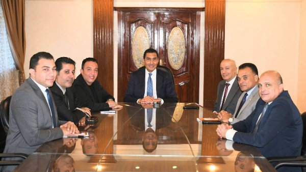وزير الرياضة يناقش فرص الاستثمار في الساحات الشعبية واكتشاف المواهب