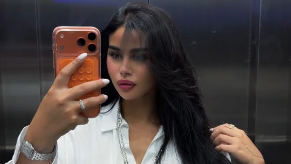منة عرفة تتألق بإطلالة كاجوال أنيقة في أحدث ظهور