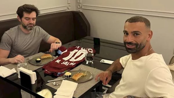 35 % من نصيبك .. وصلة مزاح بين محمد صلاح ووكيله رامي عباس