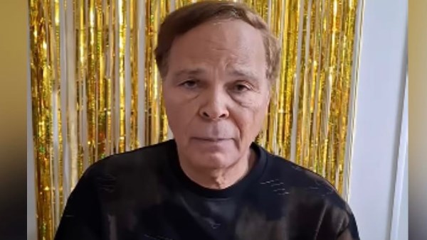 بعد واقعة داخل التأمين الصحي.. محمود عامر يناشد المسؤولين: رفقًا بكبار السن