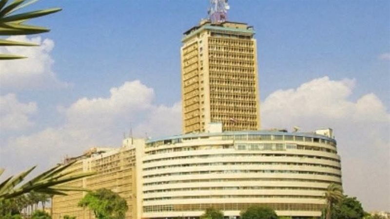 إذاعة الشباب والرياضة تنقل قمة الأهلي وبرشلونة الودية