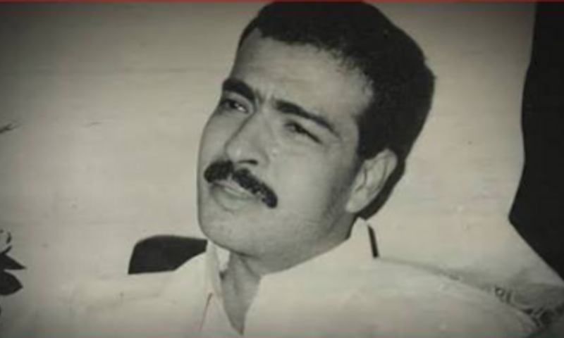 شرب بوله.. قصة أكثم سليمان الناجي الوحيد من زلزال مصر 1992