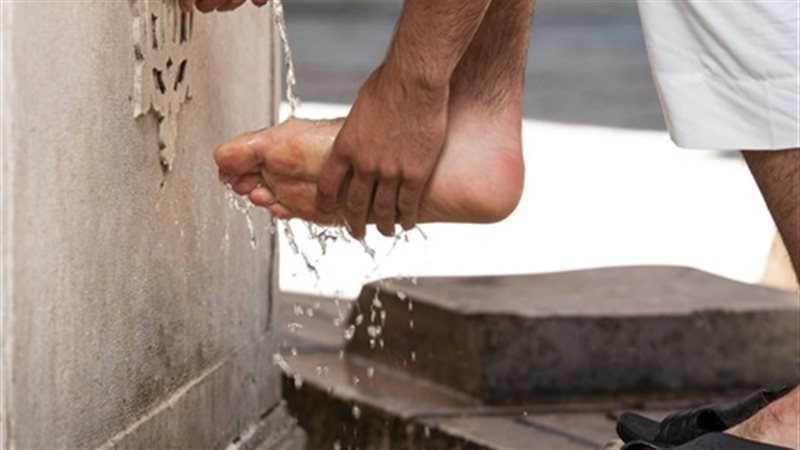 تعرف على آيات القدمين في القرآن الكريم ودلالاتها الـ 6 وأبعادها الفقهية