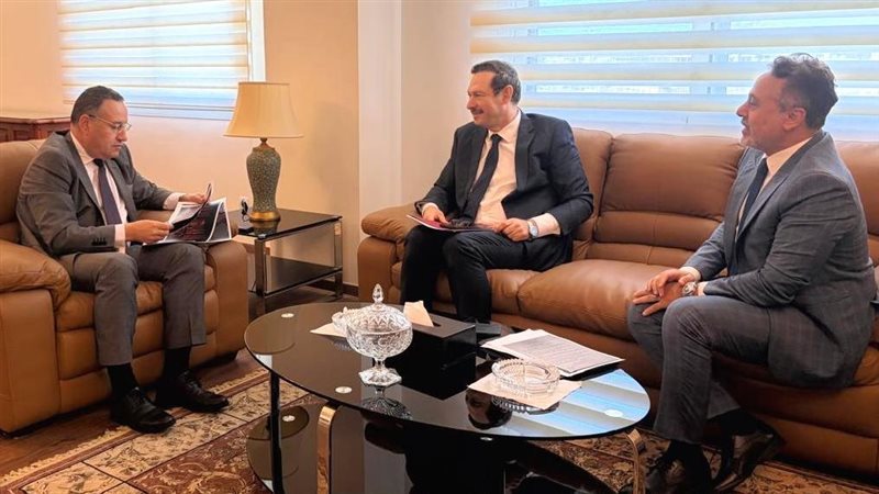 قنصوة يوجه بتطوير المسرح الجامعي ومسرحة التاريخ المصري القديم