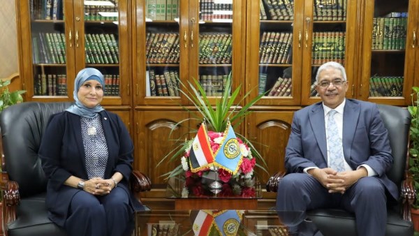 نقيب التمريض تهنئ الدكتور محمود صديق بمناسبة توليه رئاسة الجامعة