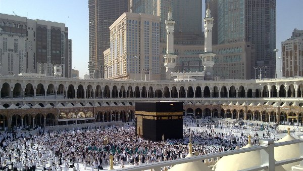 الافتاء: الملائكة تسجِّل أسماء المتسابقين إلى صلاة الجمعة
