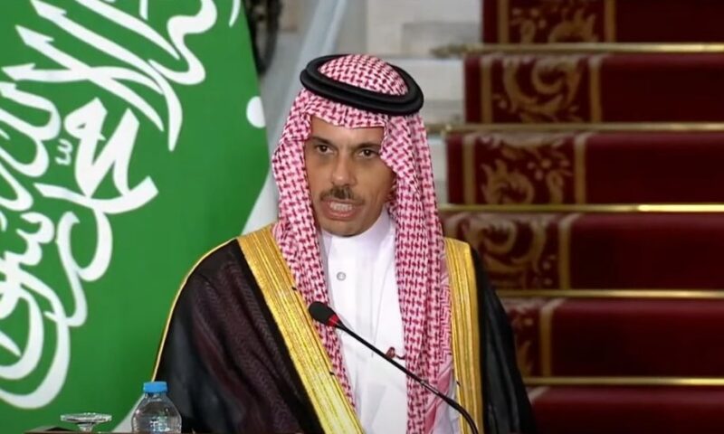 وزير الخارجية السعودي: المملكة تواصل جهودها الرامية إلى خفض التصعيد