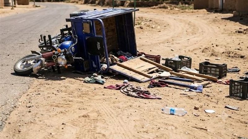 إصابة 3 أشخاص في انقلاب تروسيكل بقنا