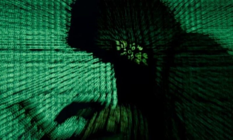 روسيا تعتقل 20 شخصاً في مداهمات لمنصات عملات رقمية مرتبطة بعمليات احتيال