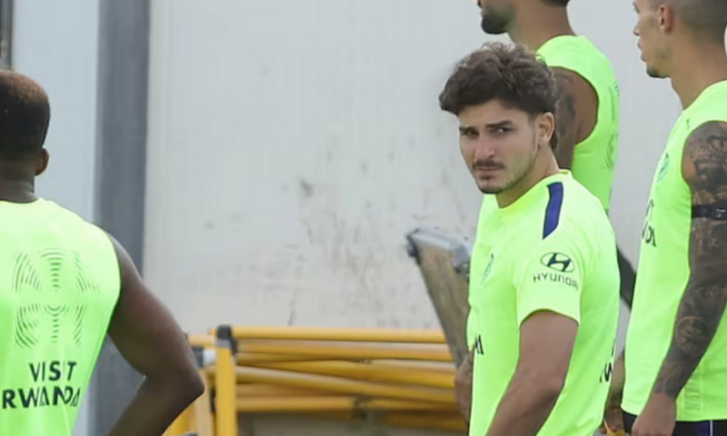 لأسباب مجهولة.. غياب ألفاريز عن مباراة أتلتيكو