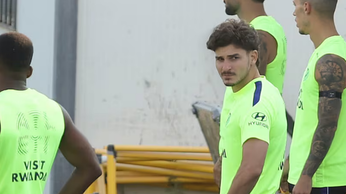 لأسباب مجهولة.. غياب ألفاريز عن مباراة أتلتيكو