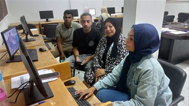 مكتب التنسيق الفرعي بجامعة القناة يسجل 20 طلبا لتقليل الاغتراب اليوم الأحد