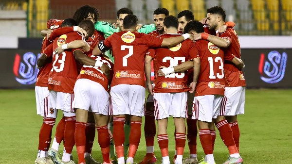 إعلامي: الأهلي يحسمها «اللي مش هيجدّد مش هتكون له أولوية في المشاركة»