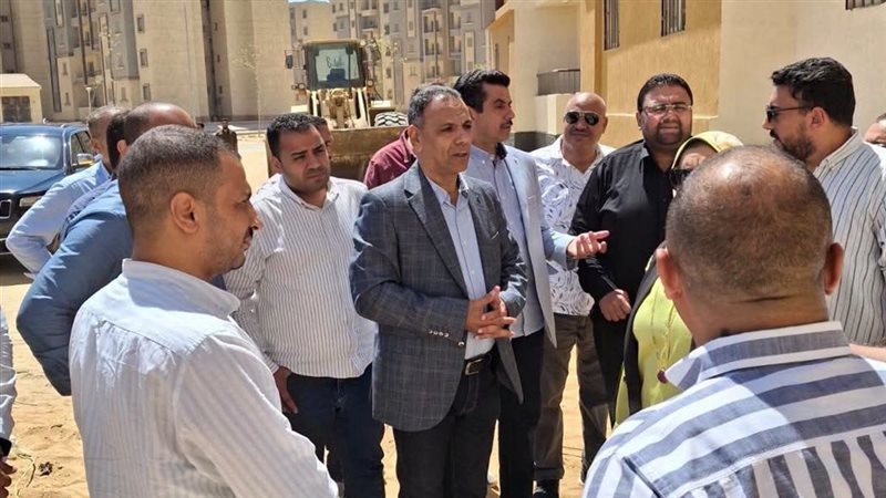 نائب رئيس هيئة المجتمعات العمرانية يتفقد عددا من مشروعات أكتوبر الجديدة