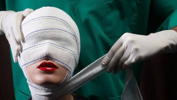وشها اتنفخ شهرين | القصة الكاملة لـ تورط طبيب تجميل بعد بلاغ سيدة بالنزهة