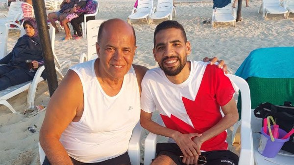الغالي على كل أهلاوي وزملكاوي.. هشام يكن ينشر صورة مع مؤمن زكريا| صور