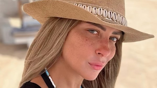 ريم مصطفى تخطف الأنظار على الشاطئ