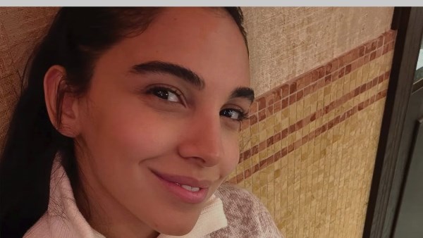 بالكاجوال.. سلمي أبو ضيف تخطف الأنظار