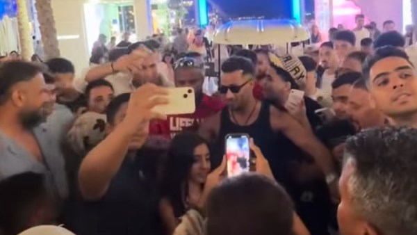 محمد رمضان يشعل الأجواء في الساحل”أعملها إزاي دي”