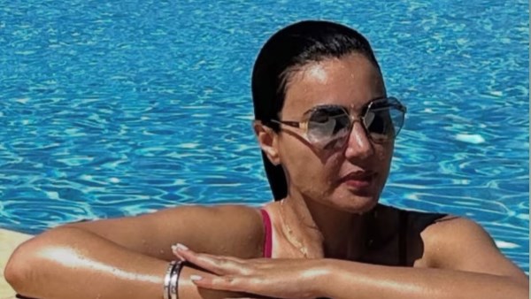 دينا فؤاد تخطف الأنظار بأحدث ظهور لها من داخل حمام السباحة .. شاهد