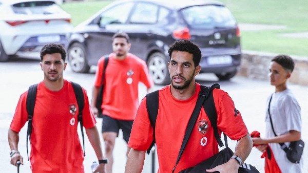لقطات من تحرك بعثة الأهلي إلى برشلونة استعدادًا لمباراة كأس خوان جامبر..صور