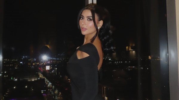 كارولين عزمي تخطف الأنظار من جدة