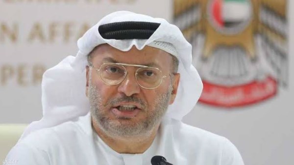 شائعات.. قرقاش ينفي إلغاء الإمارات إقامات العمالة وتقديم تسهيلات مالية لإيران