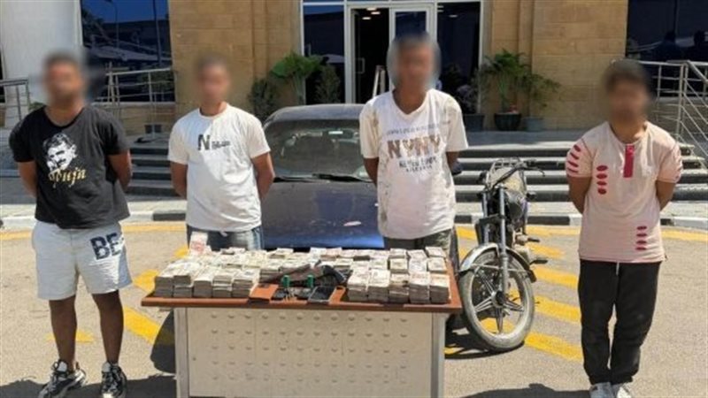 عامل بشركة نقل أموال بأكتوبر يخطط مع 3 عاطلين لسرقة حقائب “الفلوس”