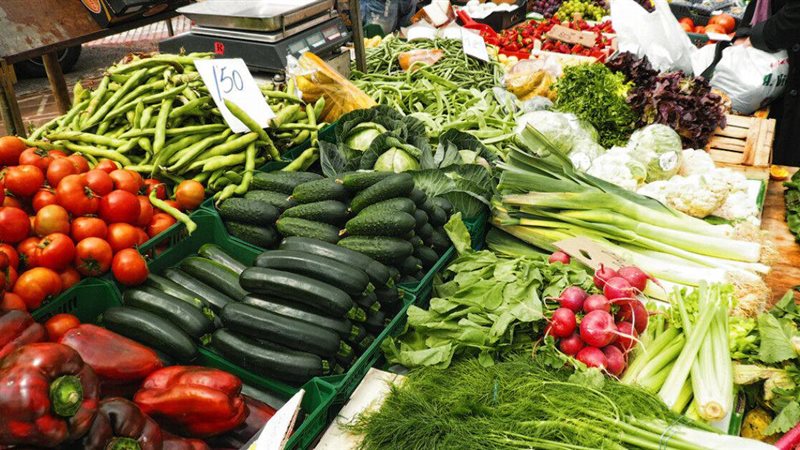سعر الخضار اليوم، الطماطم تسجل 15 جنيها “جملة” وقفزة في خيار الصوب