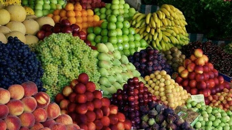 أسعار الفاكهة اليوم، التفاح والخوخ البلدي بـ 65 جنيها وأصناف “الغلابة” تبدأ من 30