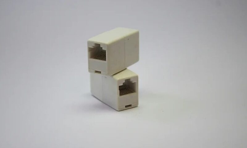 ما هو موصل كابلات Ethernet؟ وكيف تستخدمه لإطالة كابل الإنترنت؟