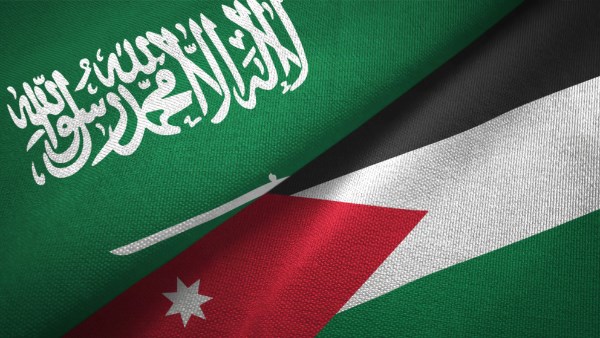 السعودية تقنن نقل البضائع بالدراجات الآلية.. ضوابط جديدة لتنظيم النشاط