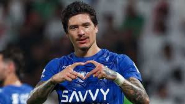 نونيز يقترب من مزاملة محمد صلاح في طرابزون سبور