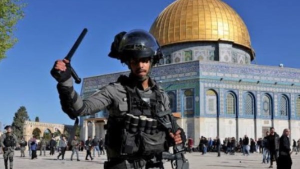 سلطات الاحتلال تمنع الفلسطينيين من الوصول إلى شرق القدس