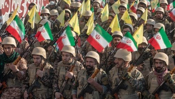 المخابرات الإيرانية تلقي القبض على دبلوماسيين فرنسيين.. فما التهمة؟