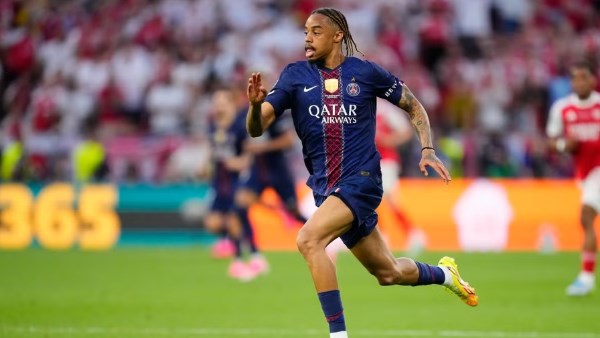 لاعب باريس سان جيرمان يوافق على الانتقال إلى ليفربول