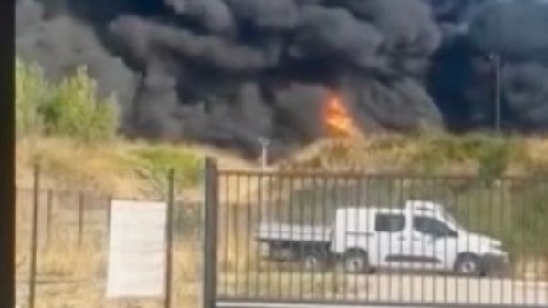 فرنسا: دعوة نحو 30 ألف شخص للبقاء في منازلهم إثر حريق بمستودع كيماويات.. وإصابة ثلاثة أشخاص