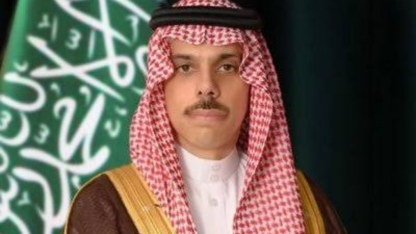 وزير الخارجية السعودي يبحث مع نظيريه القطري والأردني أهمية التصدي لكل ما من شأنه المساس بأمن المنطقة