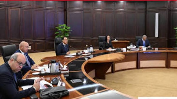 رئيس الوزراء يترأس اجتماع اللجنة العليا للحج لمناقشة الضوابط والمحددات المقترحة لموسم (1448 هـ -2027م)