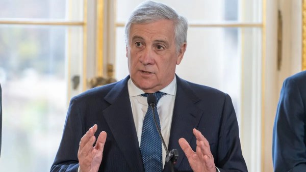 وزير خارجية إيطاليا: حان الوقت لاتفاق سلام بين واشنطن وطهران وإعادة فتح مضيق هرمز