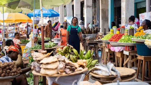 التضخم في غانا يتباطأ في يوليو لأول مرة منذ مارس وسط تعافٍ اقتصادي حذر