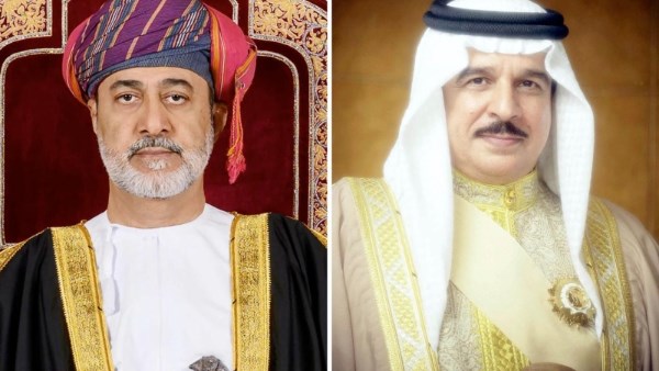 عاهل البحرين وسلطان عمان يؤكدان أهمية ضمان حرية الملاحة البحرية في كافة الممرات المائية الدولية