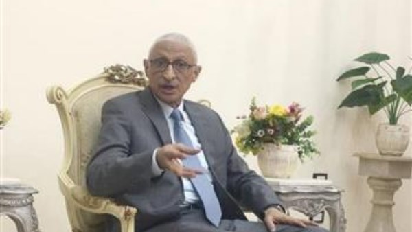 محافظ شمال سيناء يعتمد ضوابط التقدم لـ57 منحة دراسية بالجامعات الخاصة والأهلية