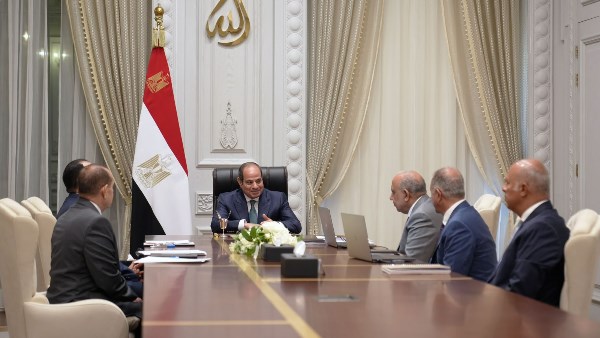 الرئيس السيسي يوجه بضرورة تنمية التصنيع المحلي في الرمال السوداء والعناصر الأرضية النادرة