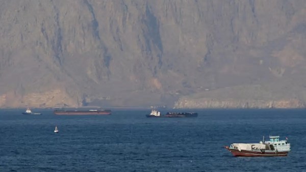 تباطؤ شديد في حركة الملاحة عبر مضيق هرمز عقب هجمات على ناقلات نفط