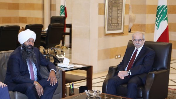نواف سلام يبحث مع وزير الدولة الكندي سبل دعم التعافي في الجنوب